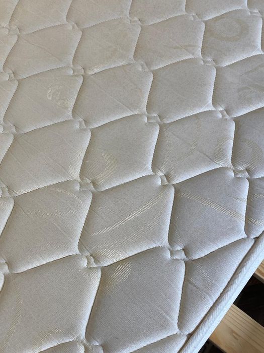 Colchão CALMOL  praticamente novo 190x140x140