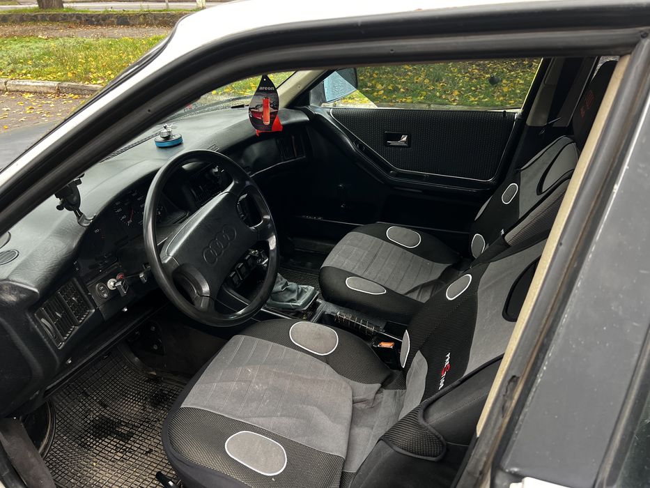 В продаже ауди 80 на полному ходу