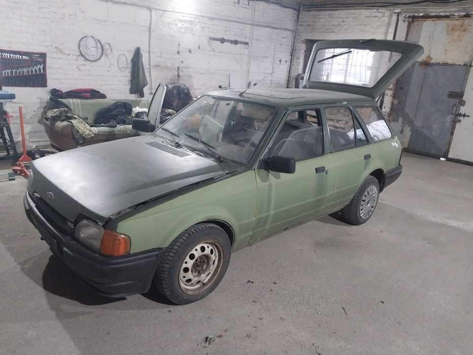 Форд ескорт 1987року по ТП