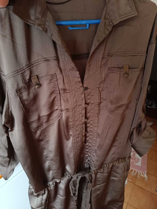 Macacão Zara cor Militar
