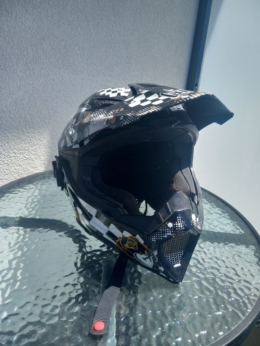 Kask motocrossowy AGV