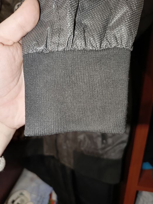 Куртка BMW в дуже гарному стані.Чорно-сірого кольору.