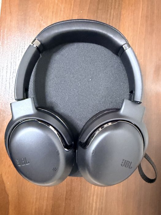 Продам повнорозмірні навушники JBL One Tour M2