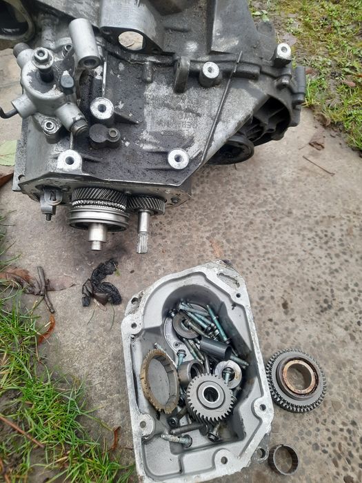 Коропка передач toursn 1.6fsi 6ти ступка