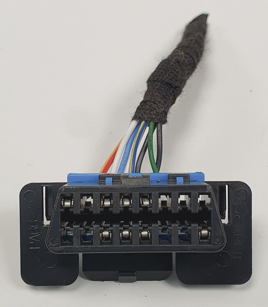 GNIAZDO DIAGNOSTYCZNE OBD2 OPEL ADAM