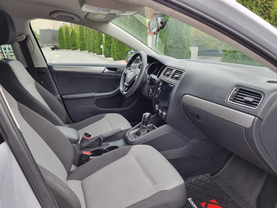 Продам  Volkswagen Jetta 2017. Можна в розстрочку, під викуп.