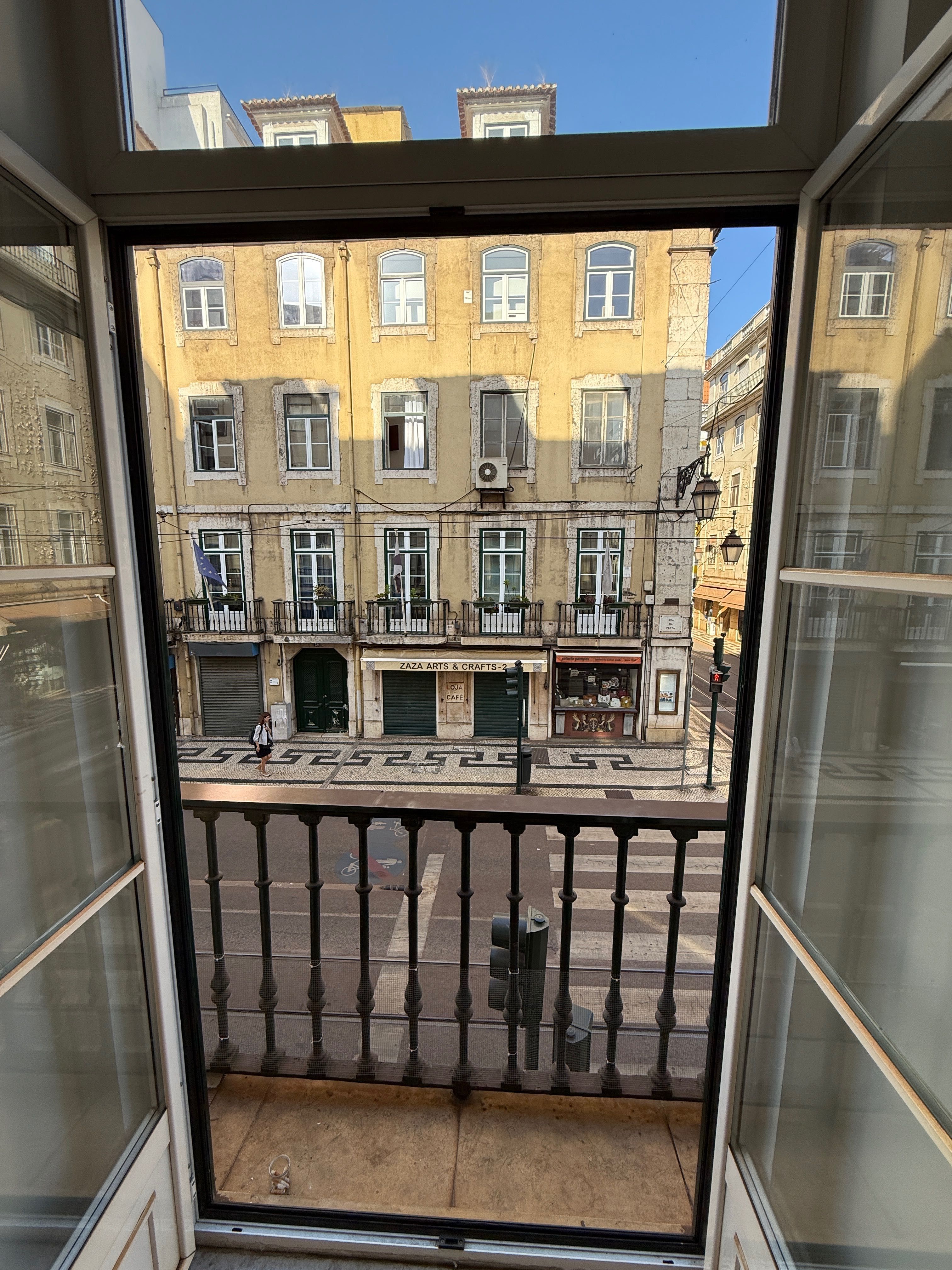 Apartamento T2 sem mobília na Baixa - Rua da Conceição