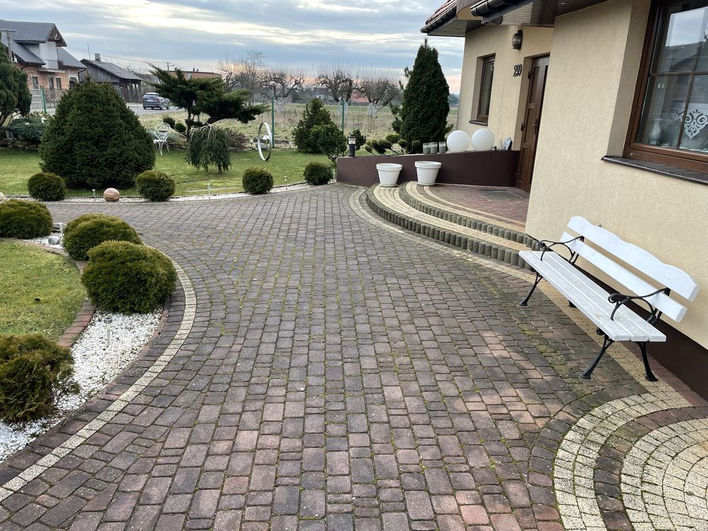 Mycie kostki paneli fotowoltaicznych  dachow elewacji