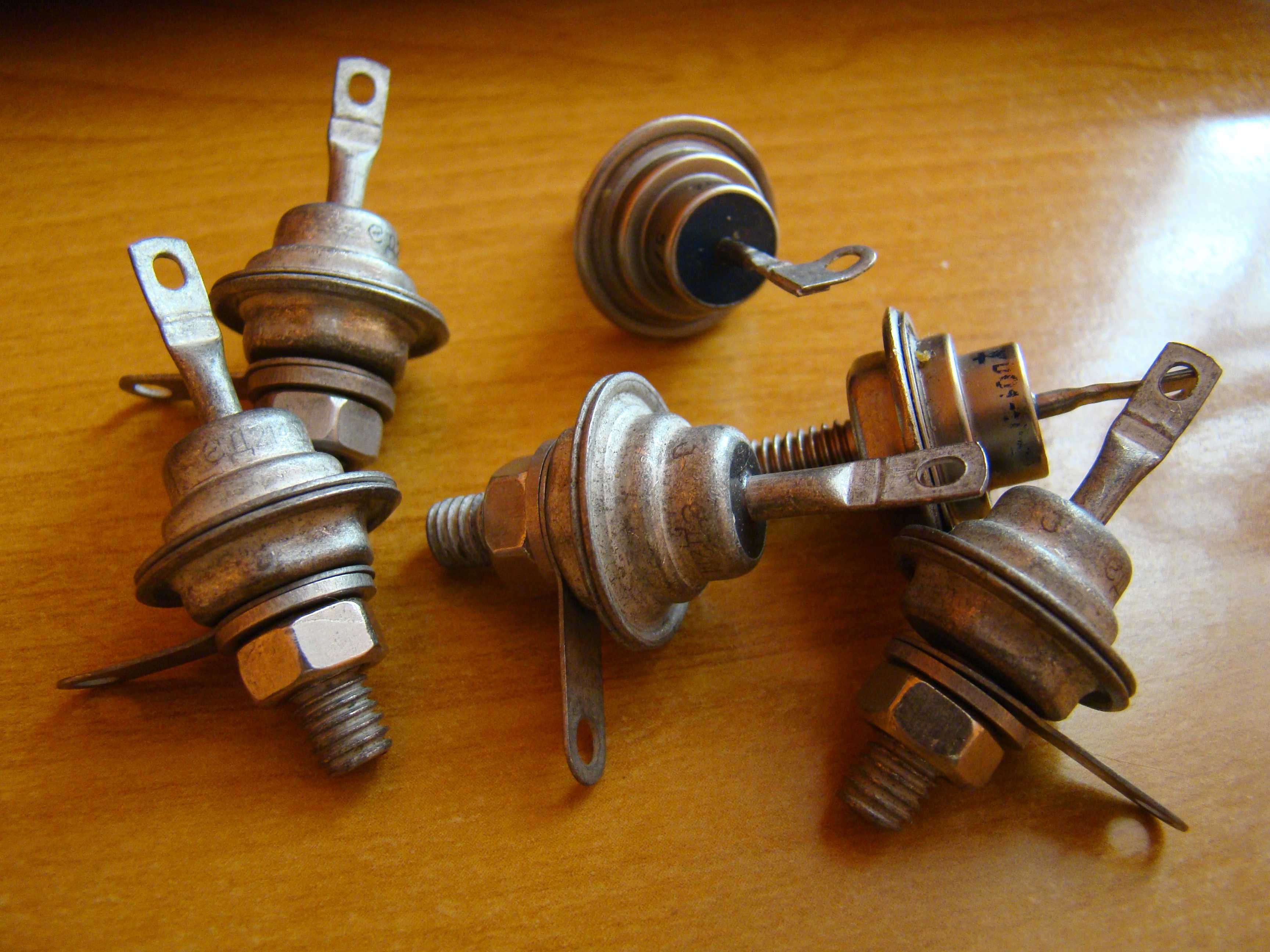 Dioda prostownicza D01-10-02, D214