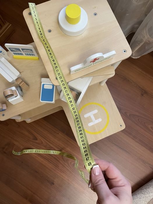 Лікарня Еко іграшка! Триповерхова з ліфтом , що рухається.