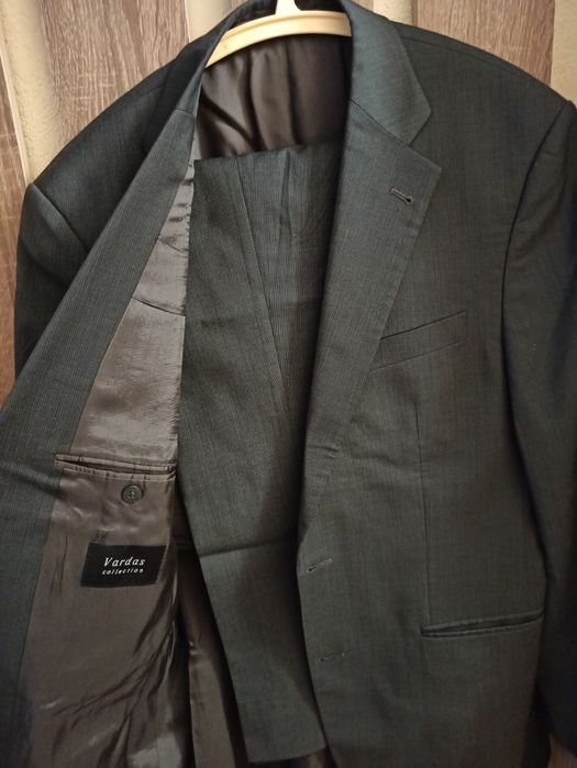 Чоловічі костюми