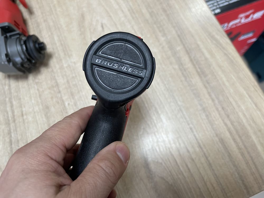 Milwaukee M18 3650-20 / безщітковий імпакт Мілвокі