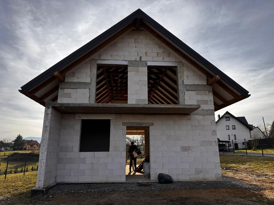 Dom w Sasankach 4 stan surowy