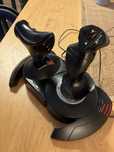 Joystick Thurustmaster T-flight Hotas
