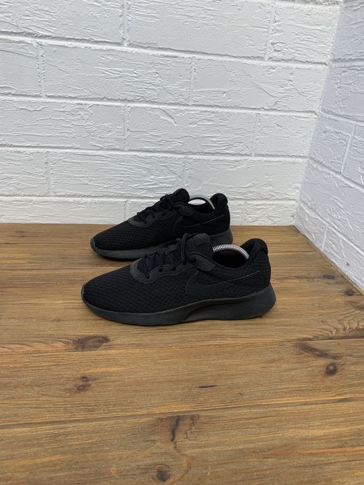 Кроссовки Nike Tanjun оригинал 41р черные