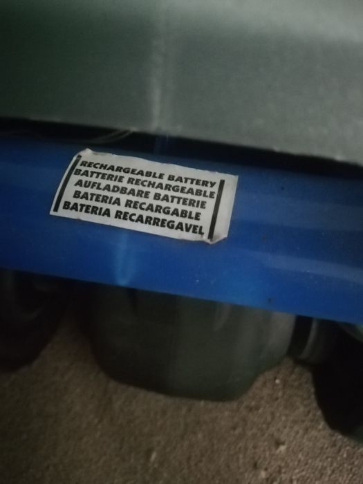 Moto eléctrica para criança