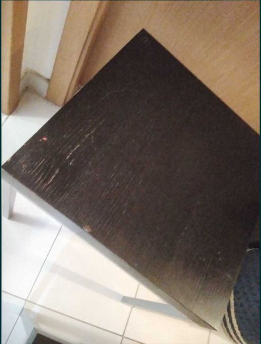 2 mesas de apoio IKEA