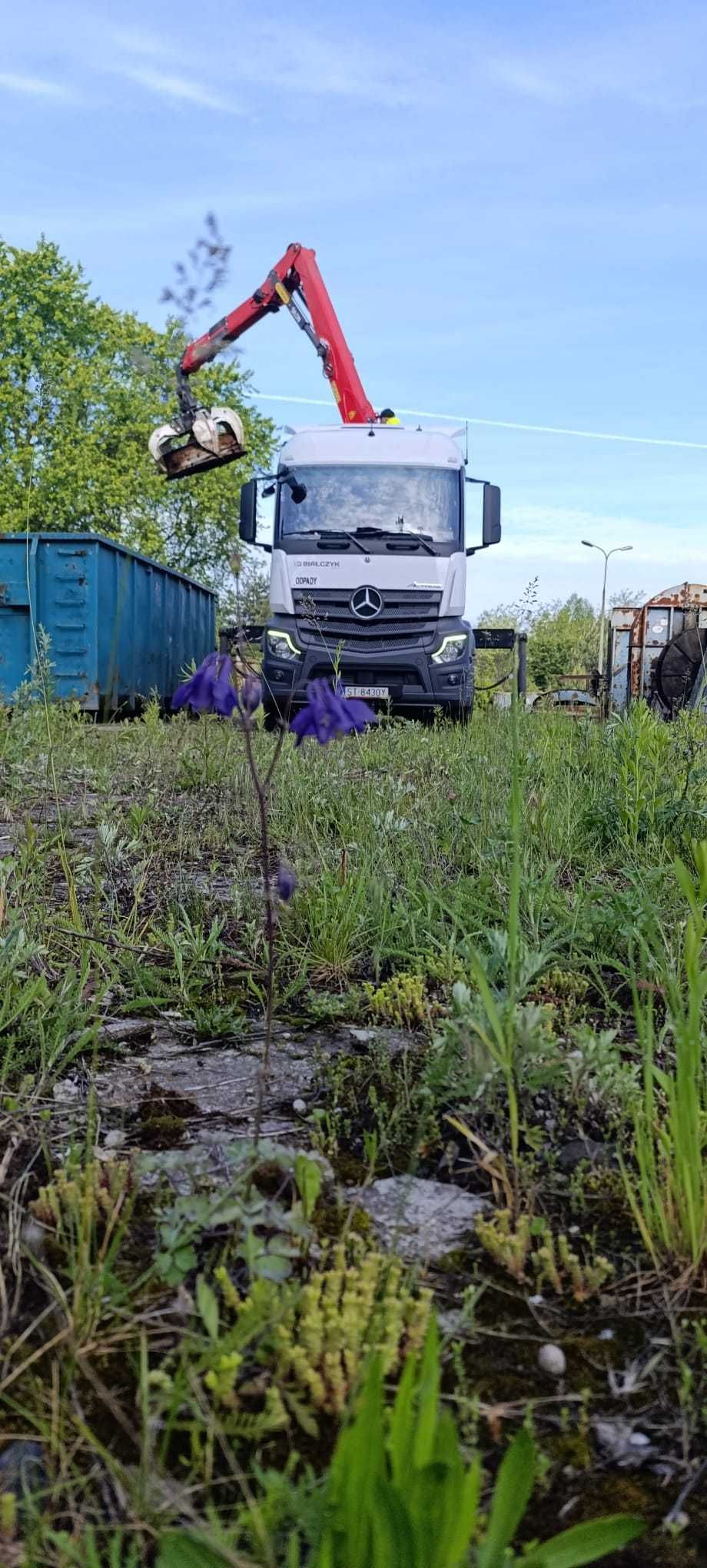 Usługi transportowe hakowiec z HDS do złomu załadunku przeładunku