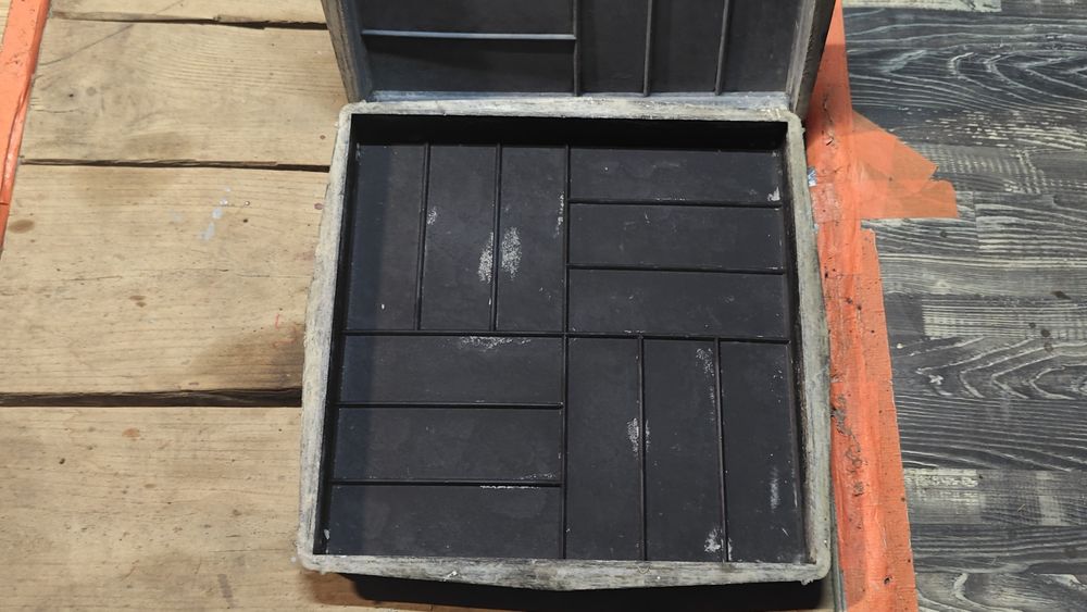 Formy Plastikowe do produkcji płytek betonowych