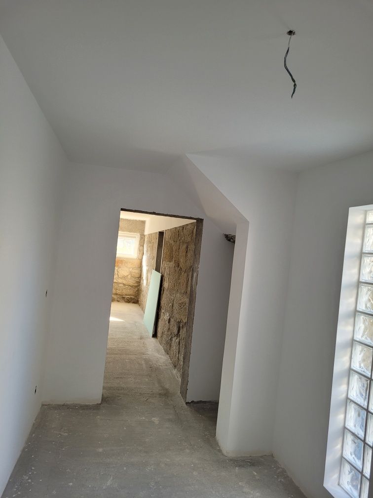 Remodelação de interiores pladur,massa cola e pintura,trolha.