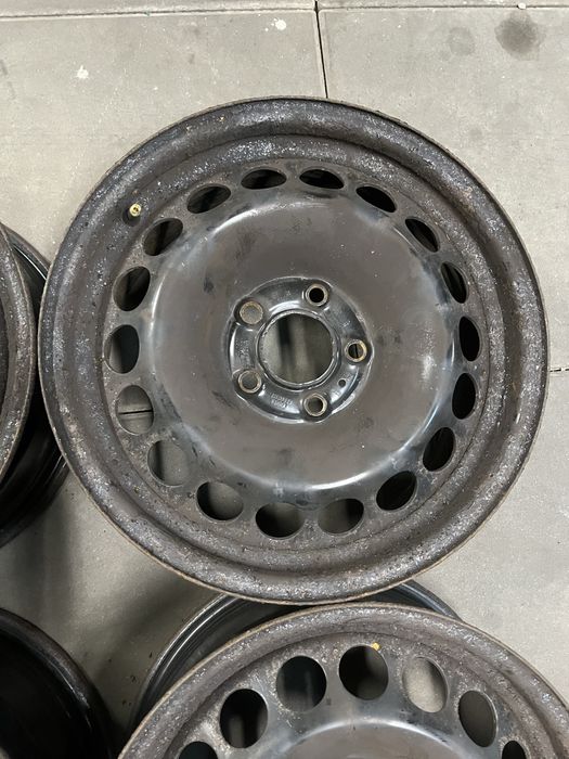 Felgi stalowe oryginalne 7Jx16H2 ET39 5x112 Audi z kołpakami A4 A6