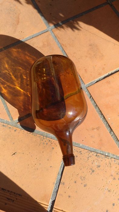 Garrafão antigo em bom estado