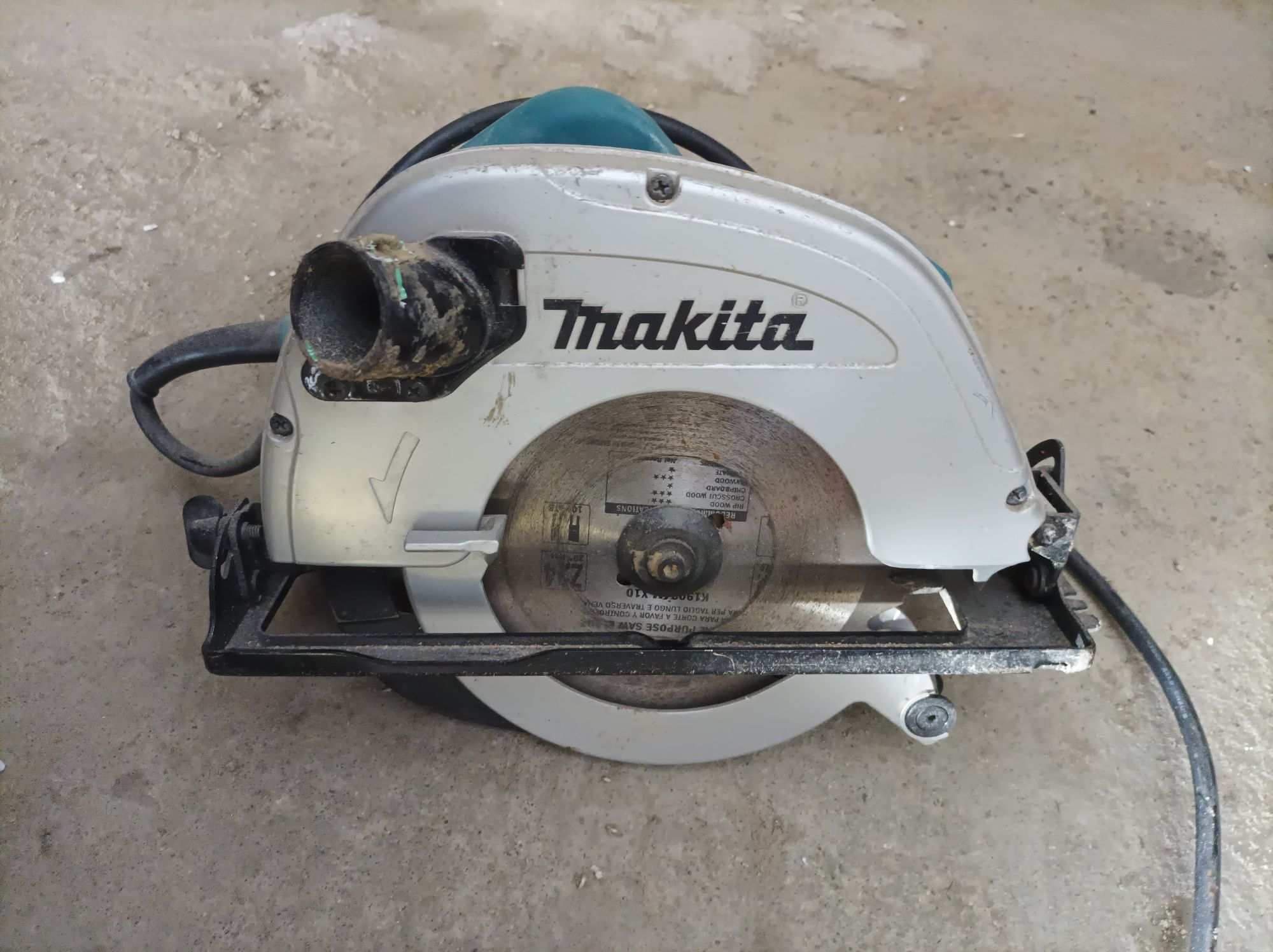 Pilarka Makita 5704R