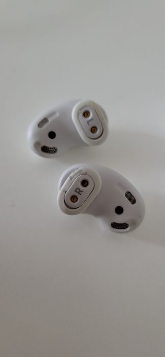 Słuchawki prawie sprawne SAMSUNG GALAXY Buds live(2C31)