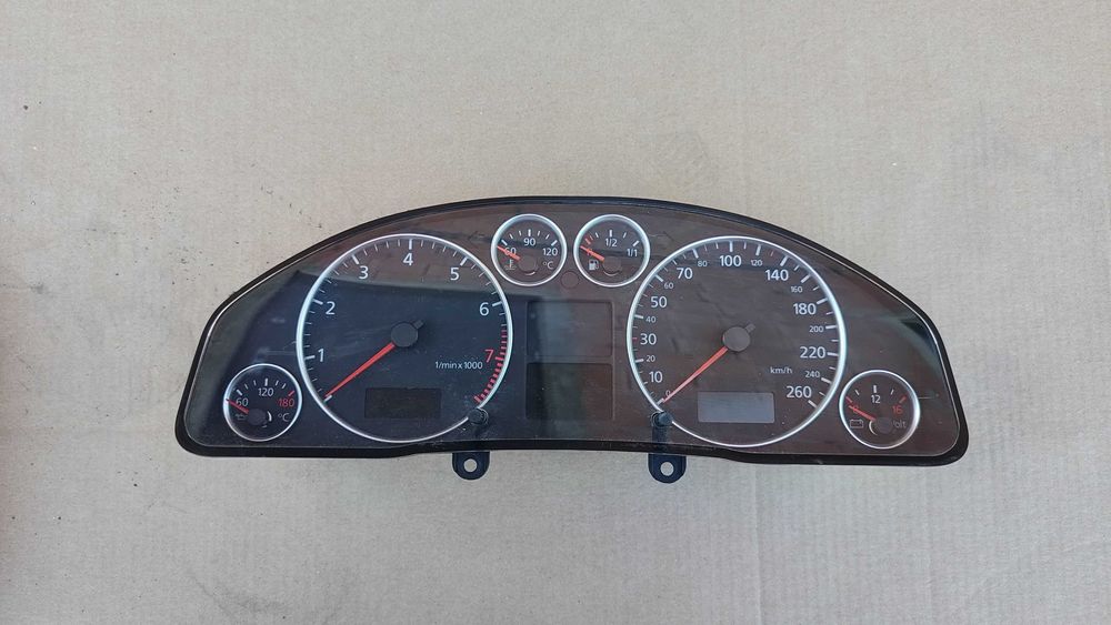 Licznik Zegar Audi A6 C5 FL Lift 99-04.r 2.4 benzyna JEAGER 901