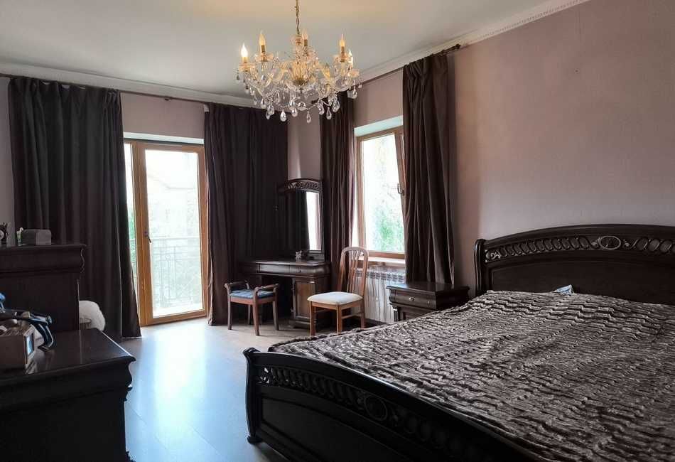 Продам дуплекс с ремонтом, гаражом, участком! seg-01