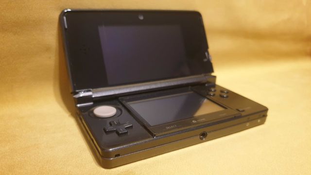 Konsola NINTENDO 3DS czarna + Pokemon Black Edition