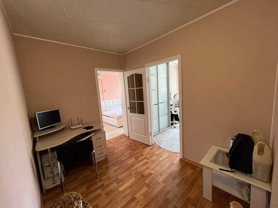 Квартира на Автовокзалі. Трикімнатна. Гарний стан, меблі та техніка