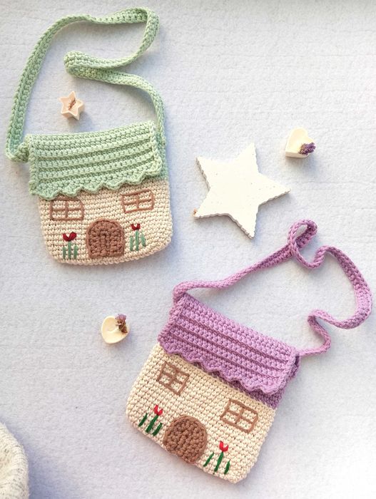 Mala casinha em croché