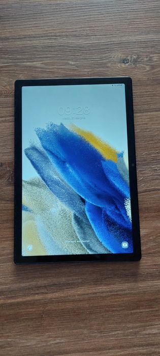 Tablet Samsung Galaxy Tab A8 dodatkowo etui