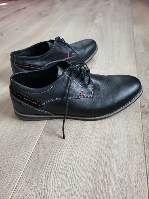 Чоловічі класичні шкіряні туфлі