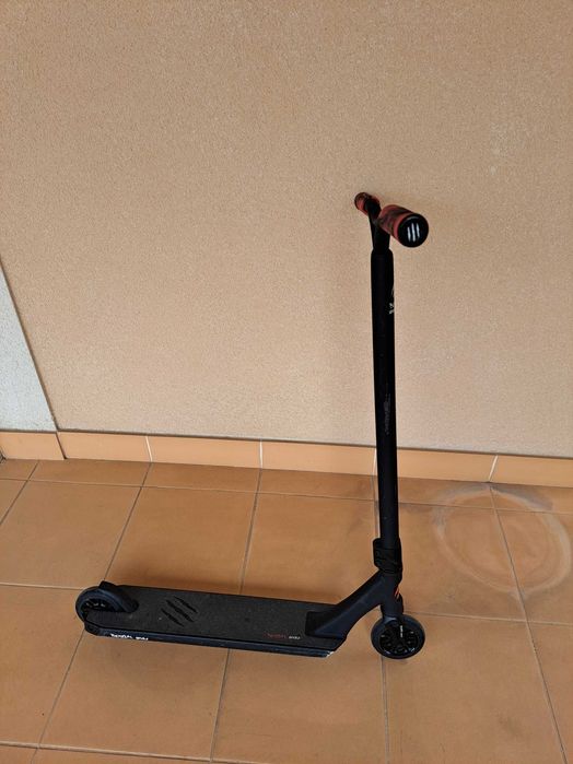 Trotinete profissional Bestial Wolf modelo Rocky R12