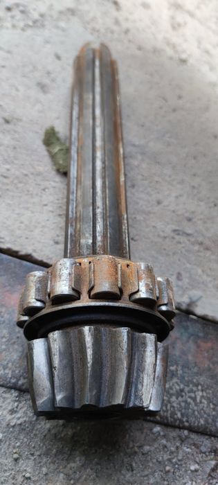 Вторинний вал ( ЮМЗ 6)