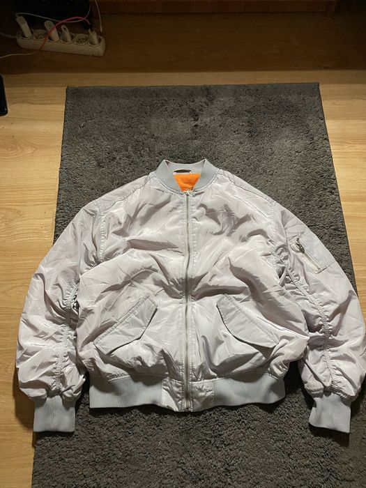 бомбер MA-1 type alpha