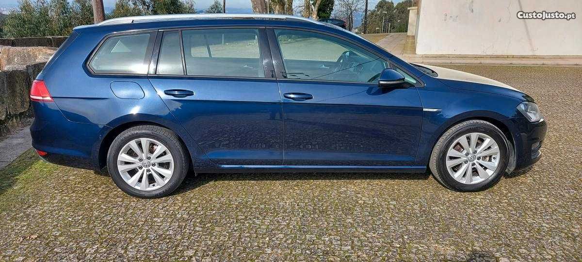 VW Golf VW Golf VII Variant 1.6 TDi Bluemotion Nacional