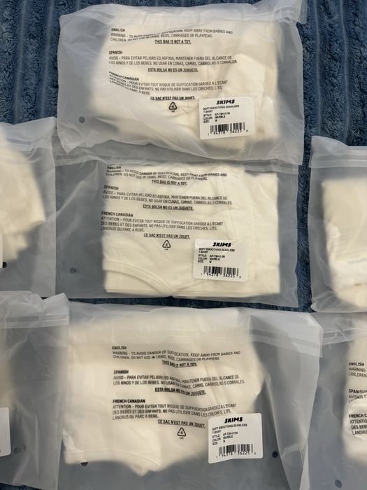 Футболка Скімс Skims Soft smothing seamless. Нова. США. Масляна тканин