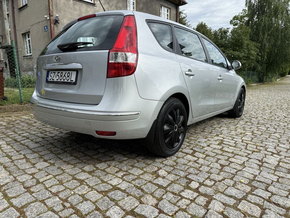 Hyundai i30 2009r 1.4b