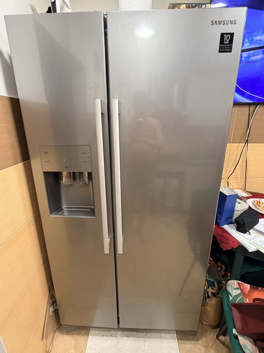 Loduwka samsung z kostkarką i wodą