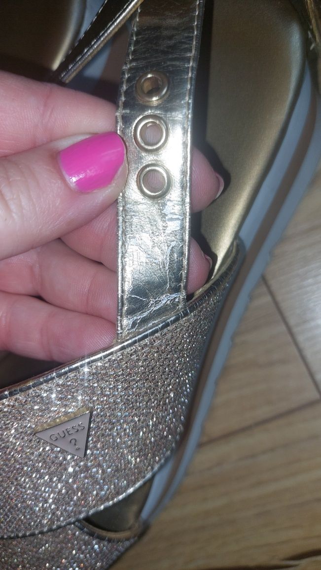 Sandały Guess 37