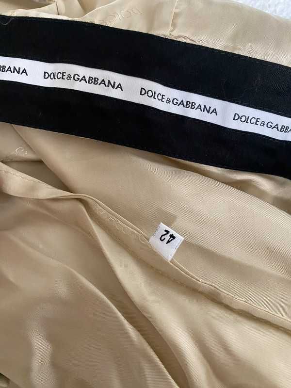 Trench Dolce Gabbana muito bonito
