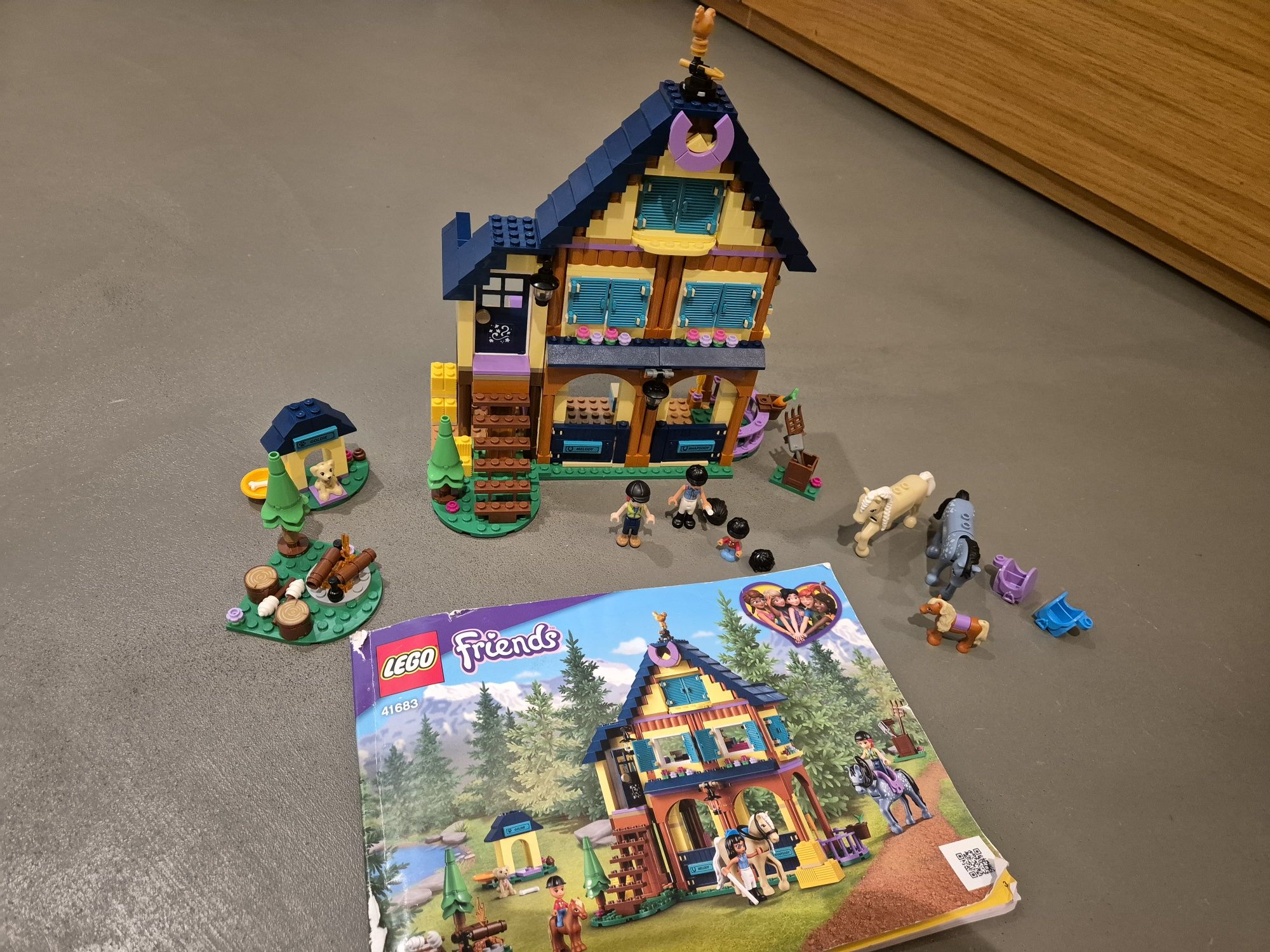 Lego Friends Leśne centrum jeździeckie  41683