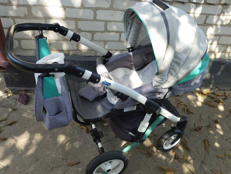 Продам дитячу коляску.