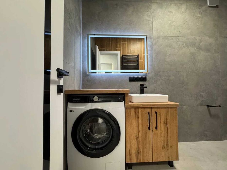 Сучасна однокімнатна квартира в центрі