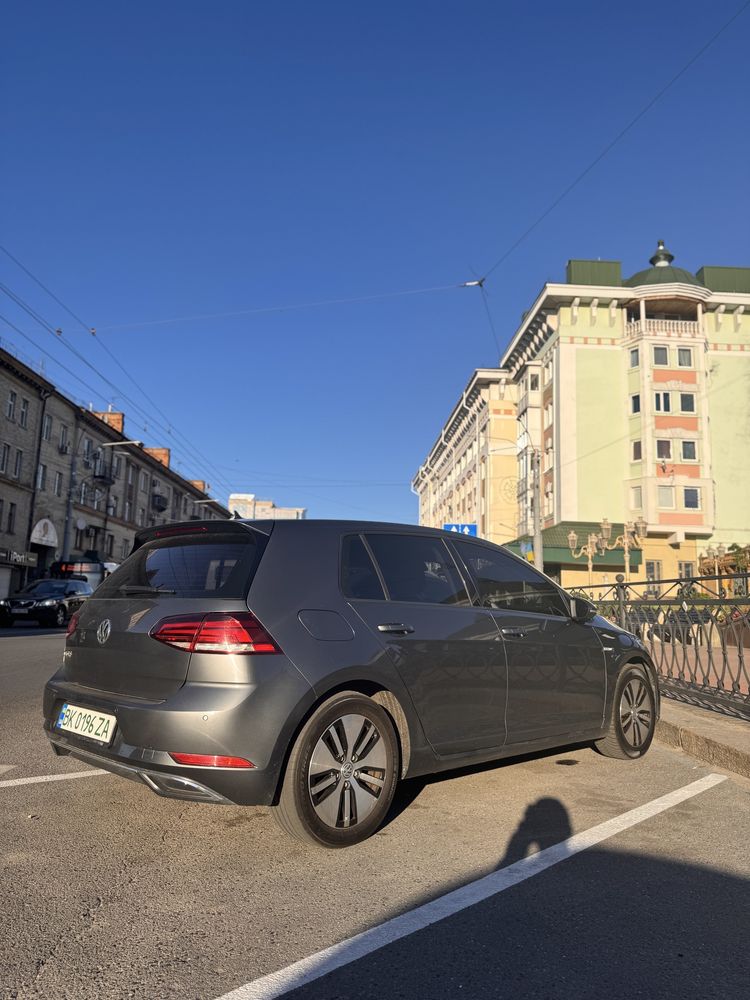 Volkswagen e golf 2017