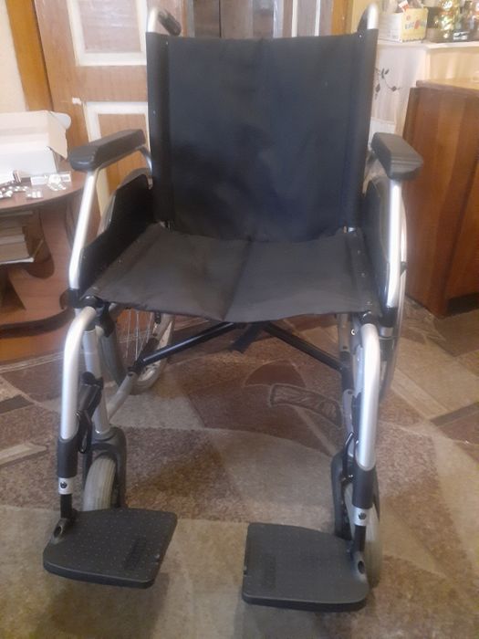 Инвалидное кресло