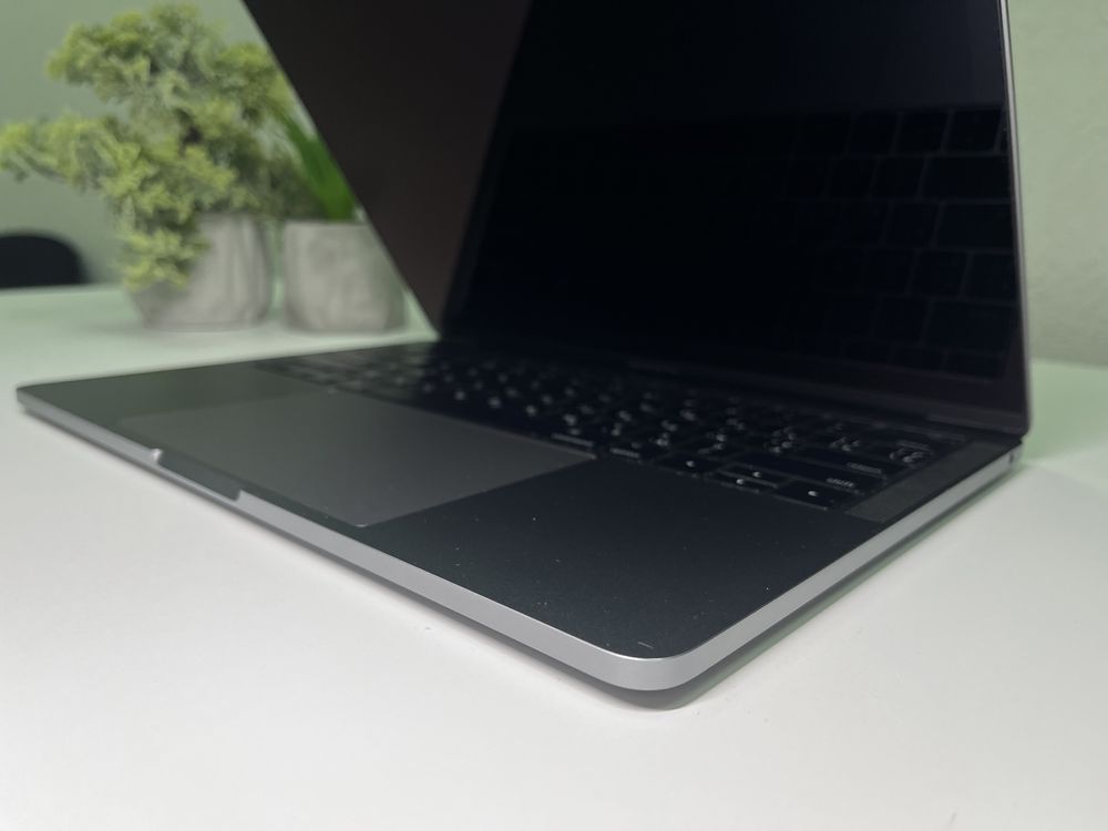 Продам MacBook Pro 13” 128gb 2017